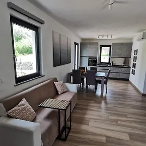 https://casa-marta-11.hotelitalianriviera.com